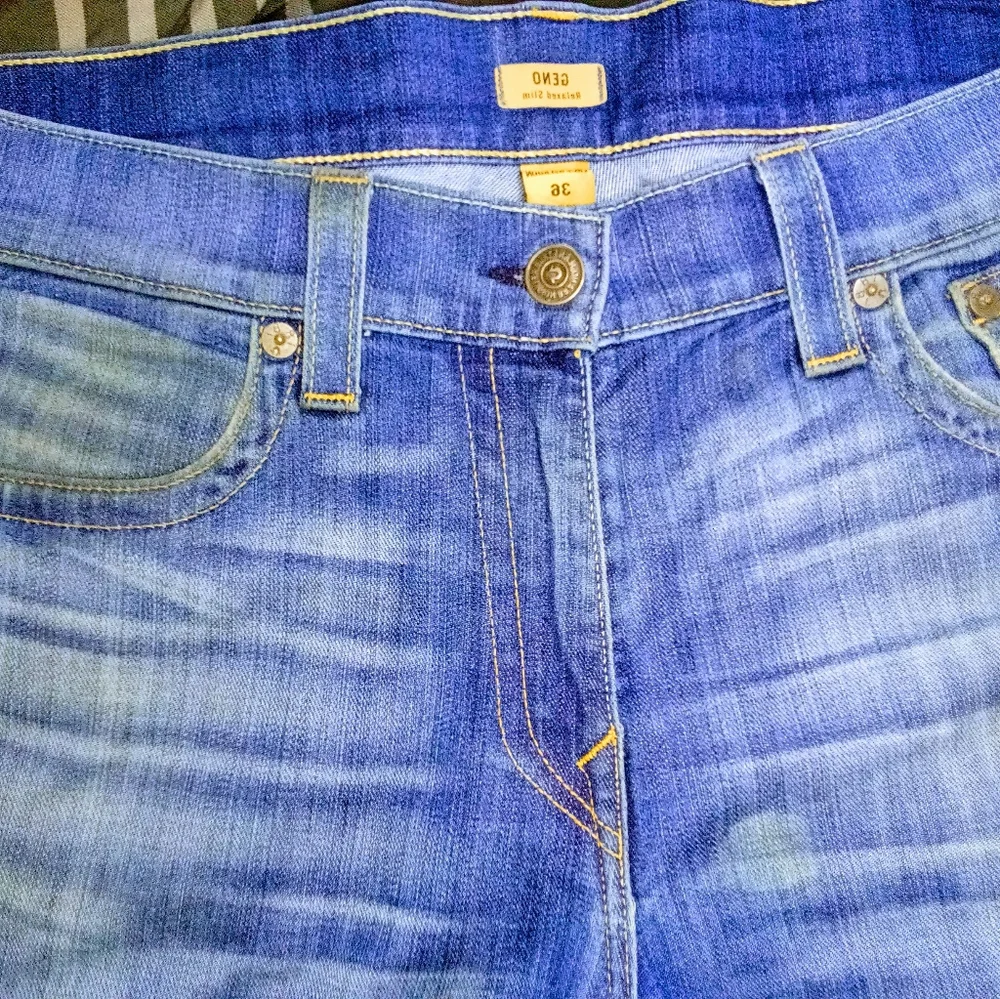 TRUE RELIGION JEANS
